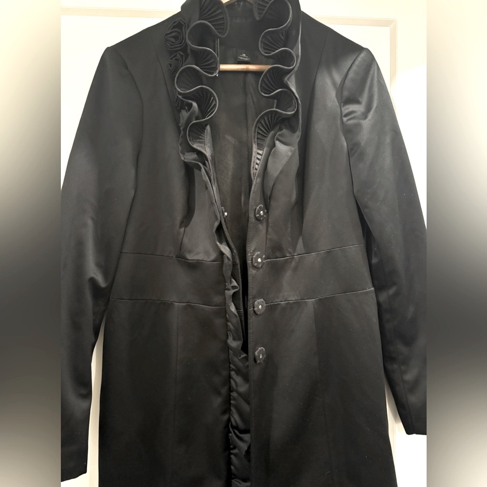 WHITE|BLACK Ruffle Coat - Picture 6 of 7